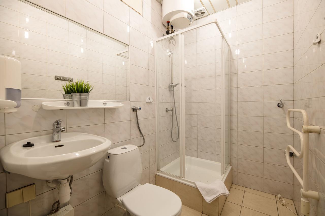 Golden Lion Guest Szewska 19 Апарт-готель 3*